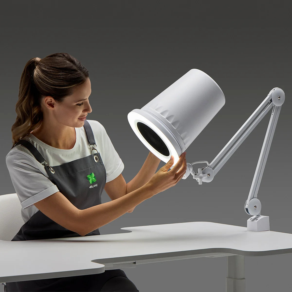 4Blanc Alizé — вертикальная вытяжная станция с LED-подсветкой